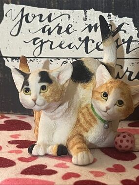 Vintage Country Artists 1993 Kittens Playing with Ball 01356 figurine
